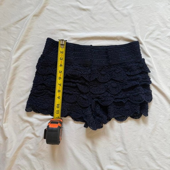 Crochet Ruffle Shorts - Picture 6 of 6